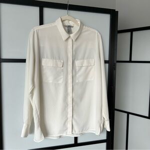 [10] H&M Women’s Classic Creme White Long Sleeve Button-Down Collared Blouse
